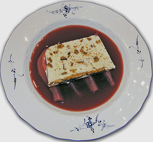 Lebkuchenparfait mit Rotweinbirne1
